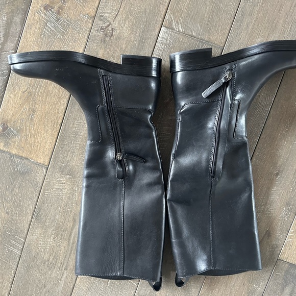 NWOB Tory Burch tall black embossed riding boot 7 - Picture 6 of 12